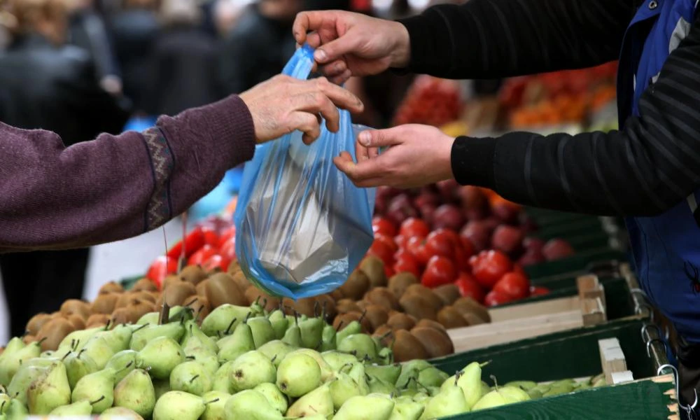 «Χωρίς εμάς τι θα φας;» – Έως 250% αυξάνονται οι τιμές από το χωράφι στο ράφι